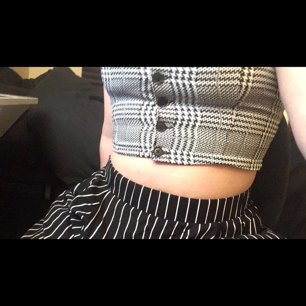high waist black and white striped ankle cut pants